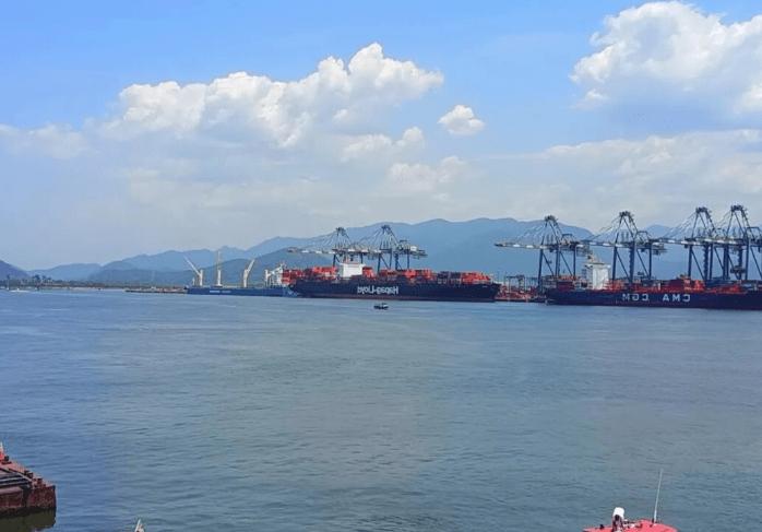  桑托斯港竞标风波再起；美国总领事直言不讳；巴西主权与战略博弈。 新闻 桑托斯港竞标风波再起；美国总领事直言不讳；巴西主权与战略博弈。 新闻 桑托斯港竞标风波再起；美国总领事直言不讳；巴西主权与战略博弈。 新闻 桑托斯港竞标风波再起；美国总领事直言不讳；巴西主权与战略博弈。 新闻 桑托斯港竞标风波再起；美国总领事直言不讳；巴西主权与战略博弈。 新闻