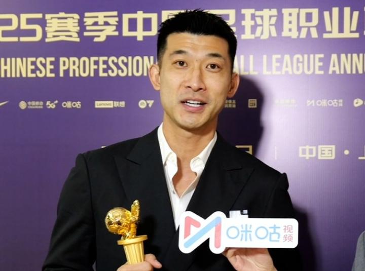  35岁刘殿座老当益壮；金手套加身，国家队绿叶角色甘之如饴。 体育新闻 35岁刘殿座老当益壮；金手套加身，国家队绿叶角色甘之如饴。 体育新闻