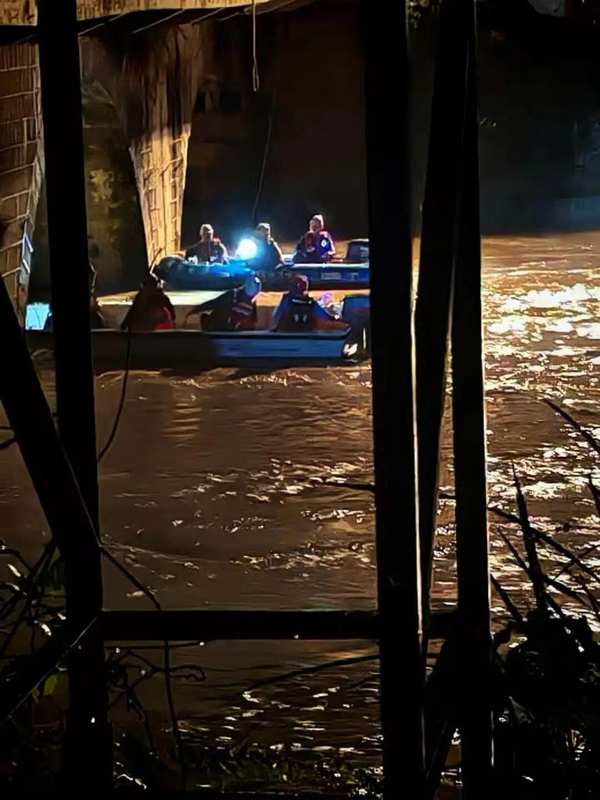  事故并非偶然：从福建坠河悲剧看“安全幻觉”的破灭 新闻 事故并非偶然：从福建坠河悲剧看“安全幻觉”的破灭 新闻