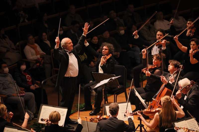  共鸣与连接：如何在快节奏时代重拾音乐的温度 情感心理