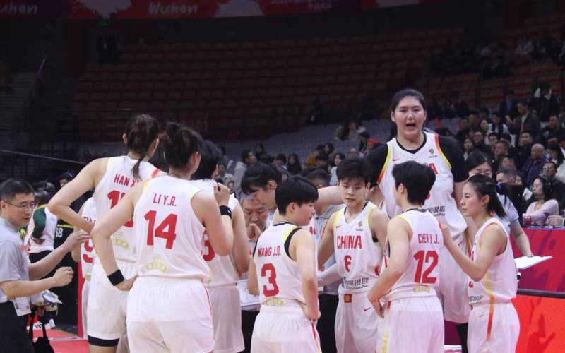  逐梦之路：从19人名单看中国女篮的坚守与突破 体育新闻