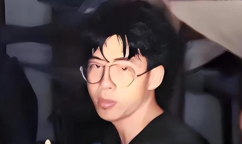  从央视名嘴到全网封杀：阿丘事件折射的公众人物责任边界 娱乐新闻