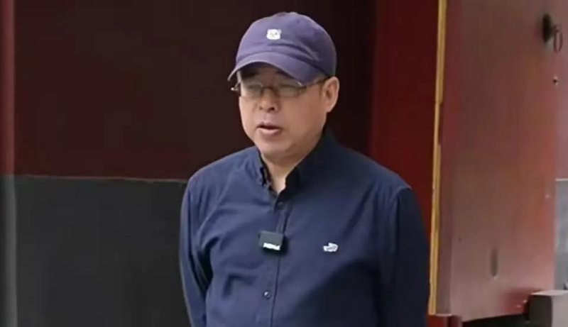  从央视名嘴到全网封杀：阿丘事件折射的公众人物责任边界 娱乐新闻