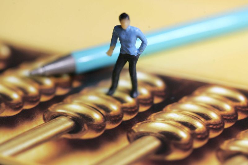  【深度】外汇储备站上3.3万亿关口的深层逻辑：美元信用重构下的黄金战略 股票财经